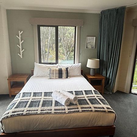 פאלס קריק Cedarwood Apartments מראה חיצוני תמונה