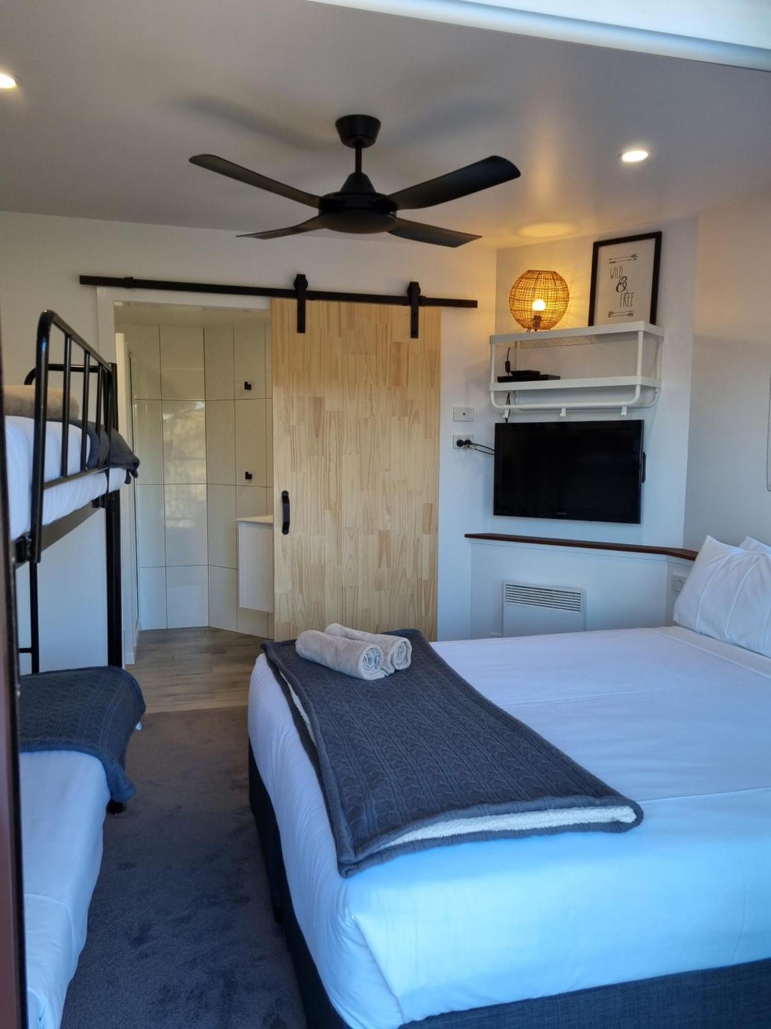 פאלס קריק Cedarwood Apartments מראה חיצוני תמונה