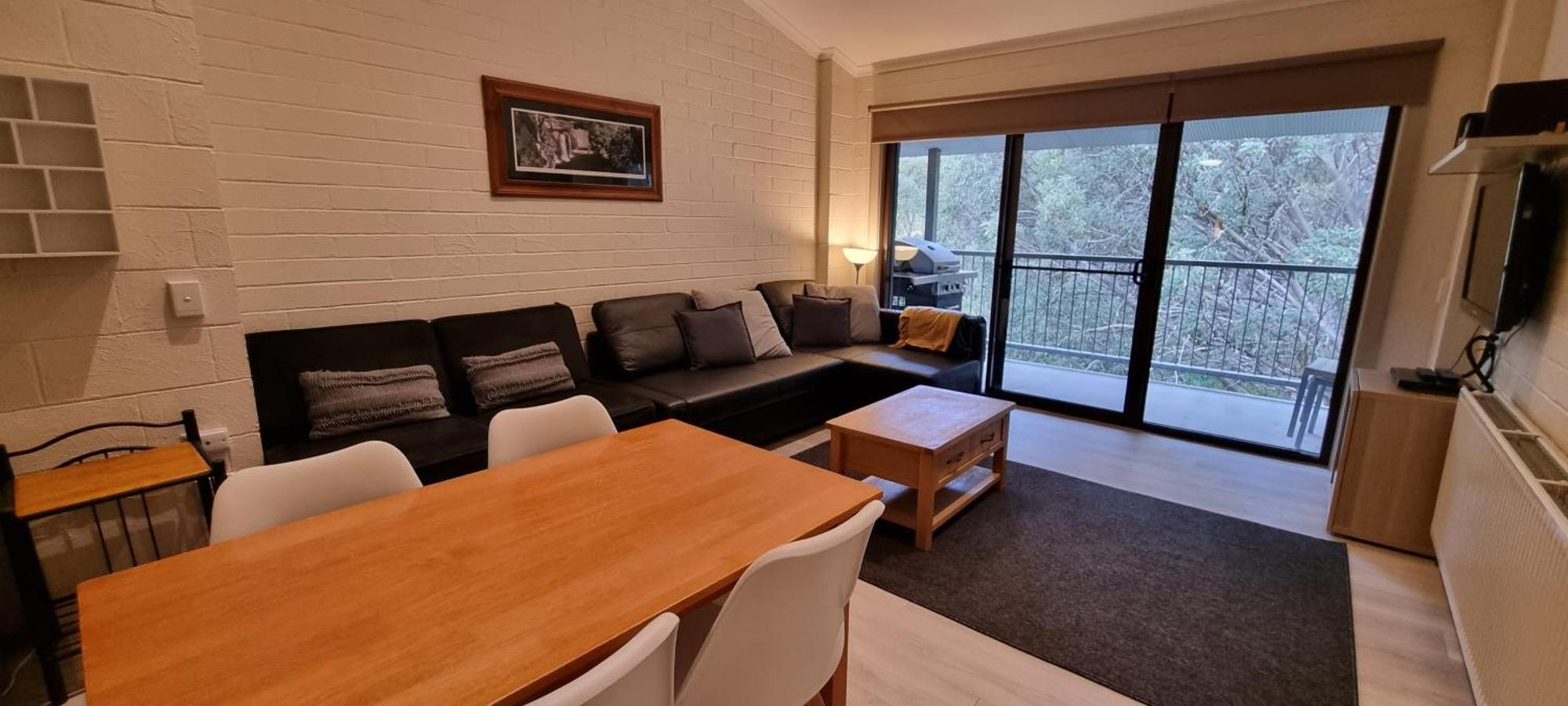 פאלס קריק Cedarwood Apartments מראה חיצוני תמונה