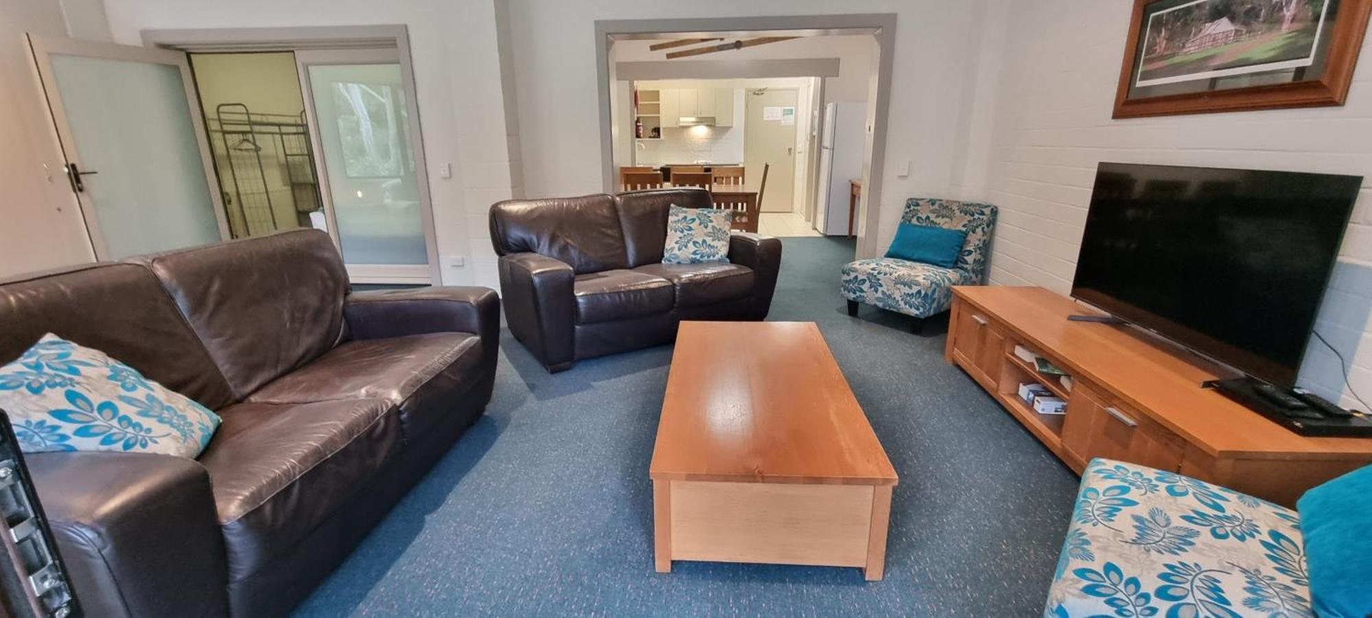 פאלס קריק Cedarwood Apartments מראה חיצוני תמונה