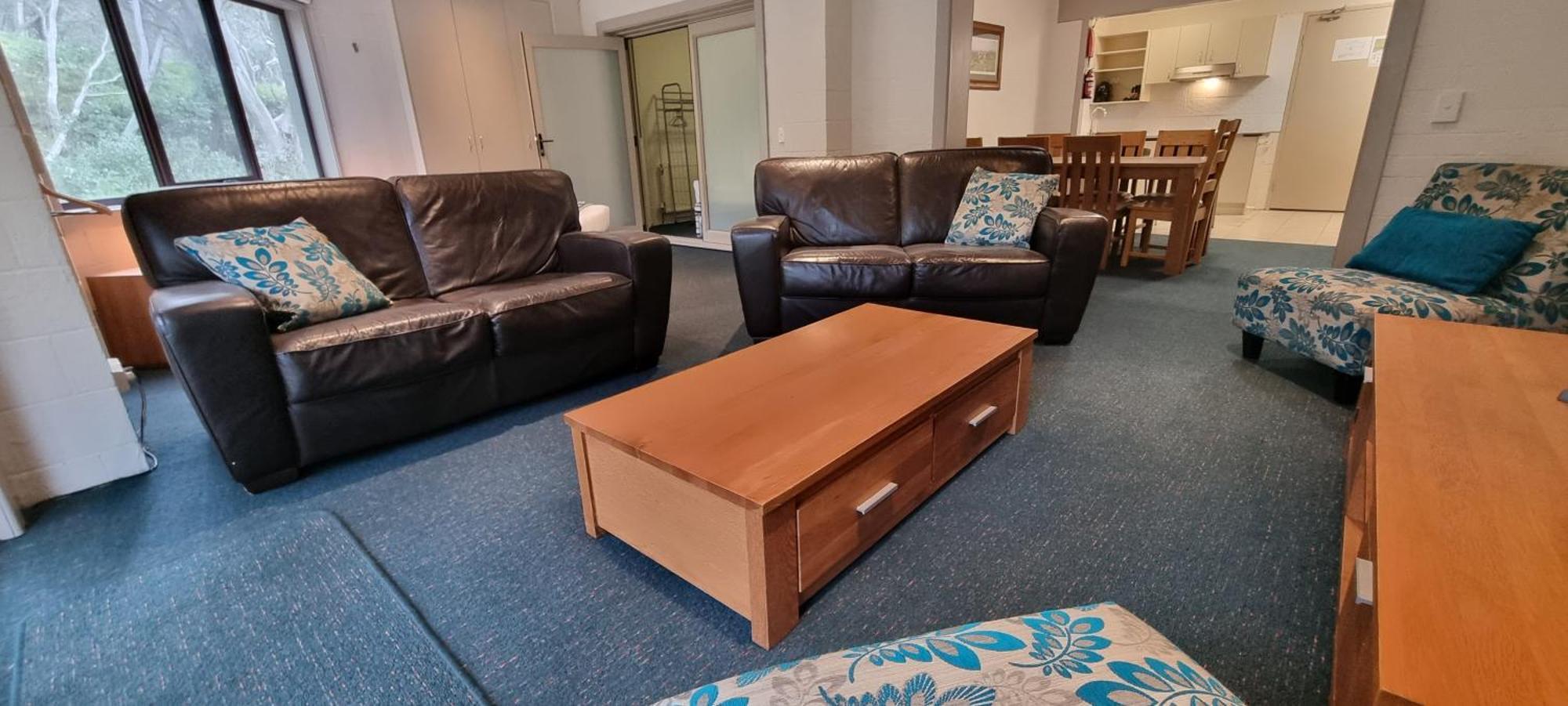 פאלס קריק Cedarwood Apartments מראה חיצוני תמונה