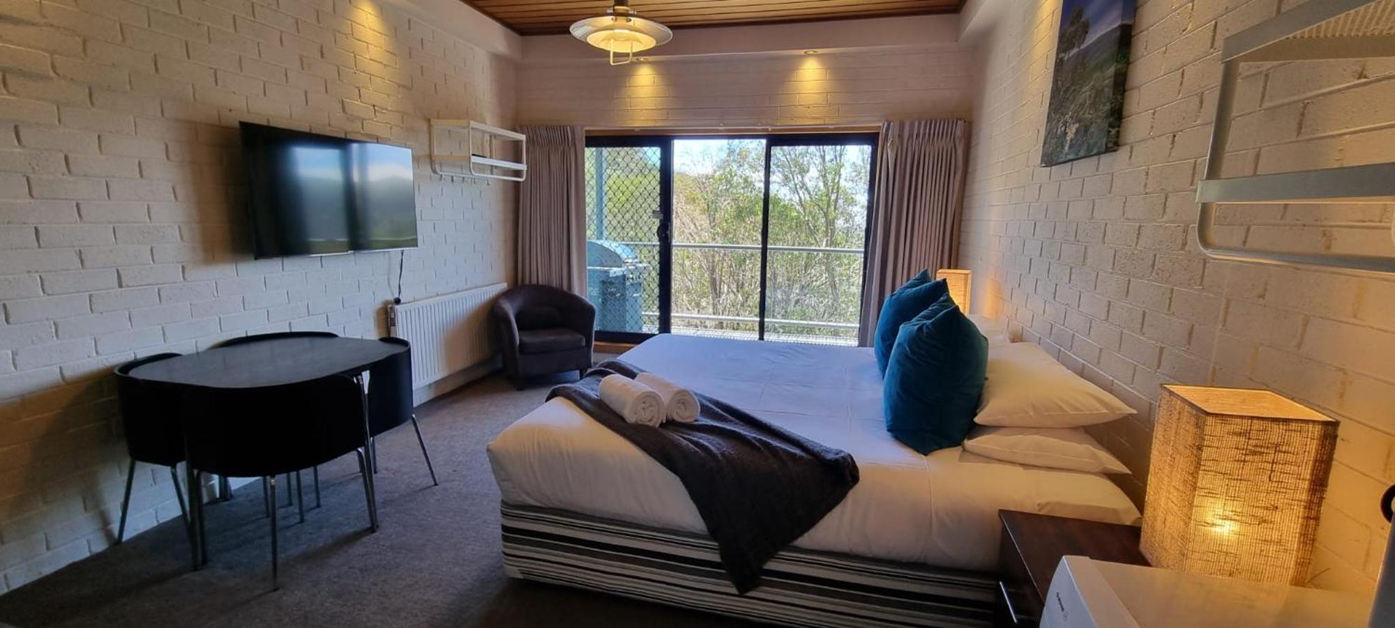 פאלס קריק Cedarwood Apartments מראה חיצוני תמונה