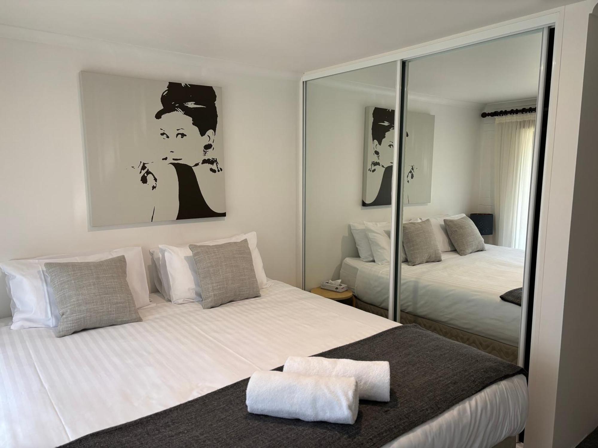 פאלס קריק Cedarwood Apartments מראה חיצוני תמונה
